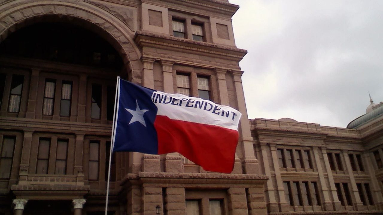texas-flag-capitol